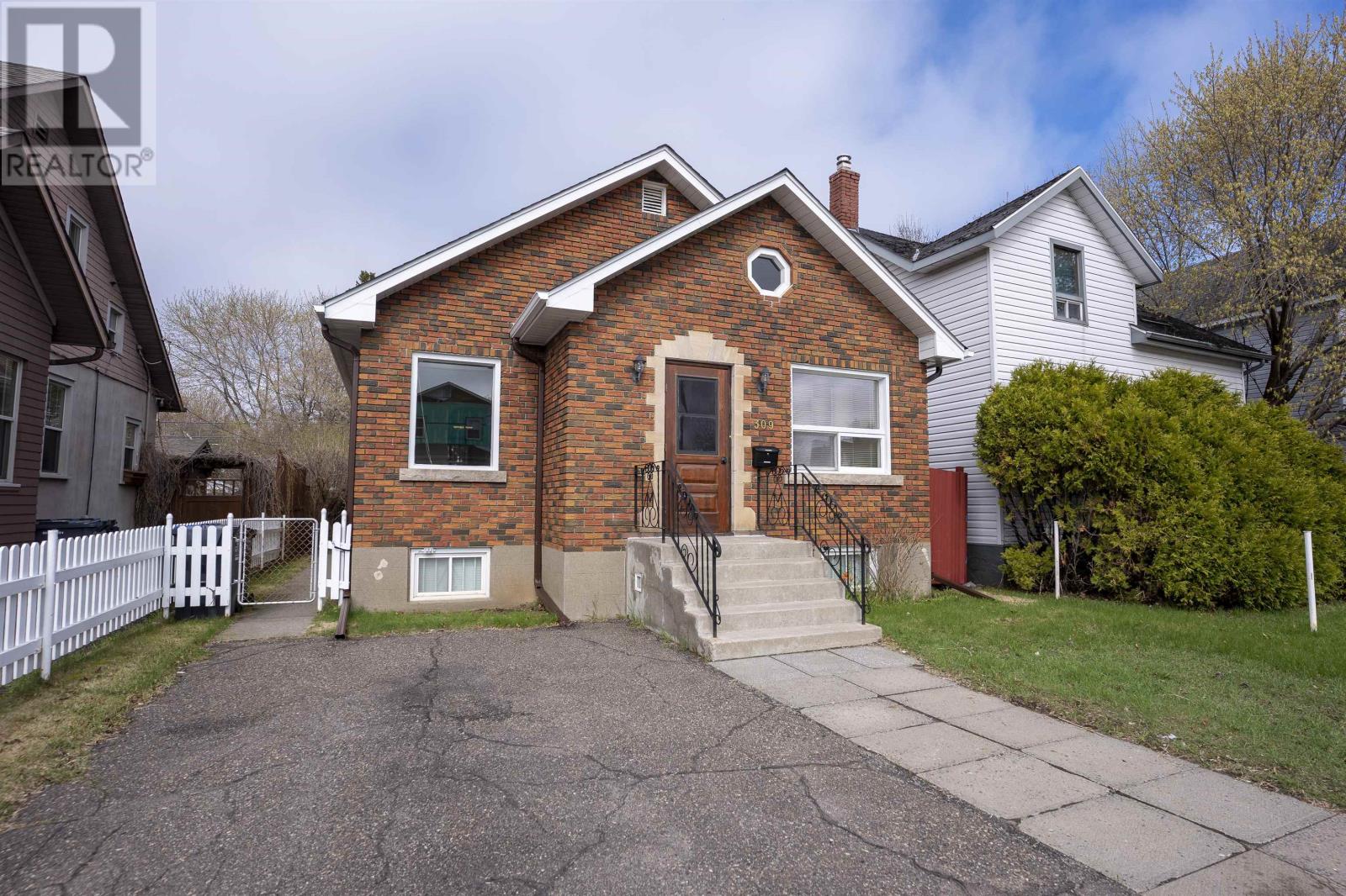 309 Harold St N, Thunder Bay, Ontario  P7C 4C7 - Photo 1 - TB2601083