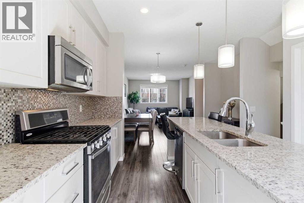 150 Copperpond Villas SE, Calgary, Alberta  T2Z 5B8 - Photo 6 - A2304949