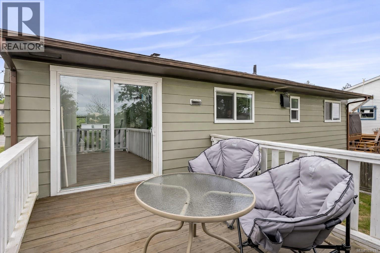 2442 Fitzgerald Ave, Courtenay, British Columbia  V9N 8K8 - Photo 3 - 1037110
