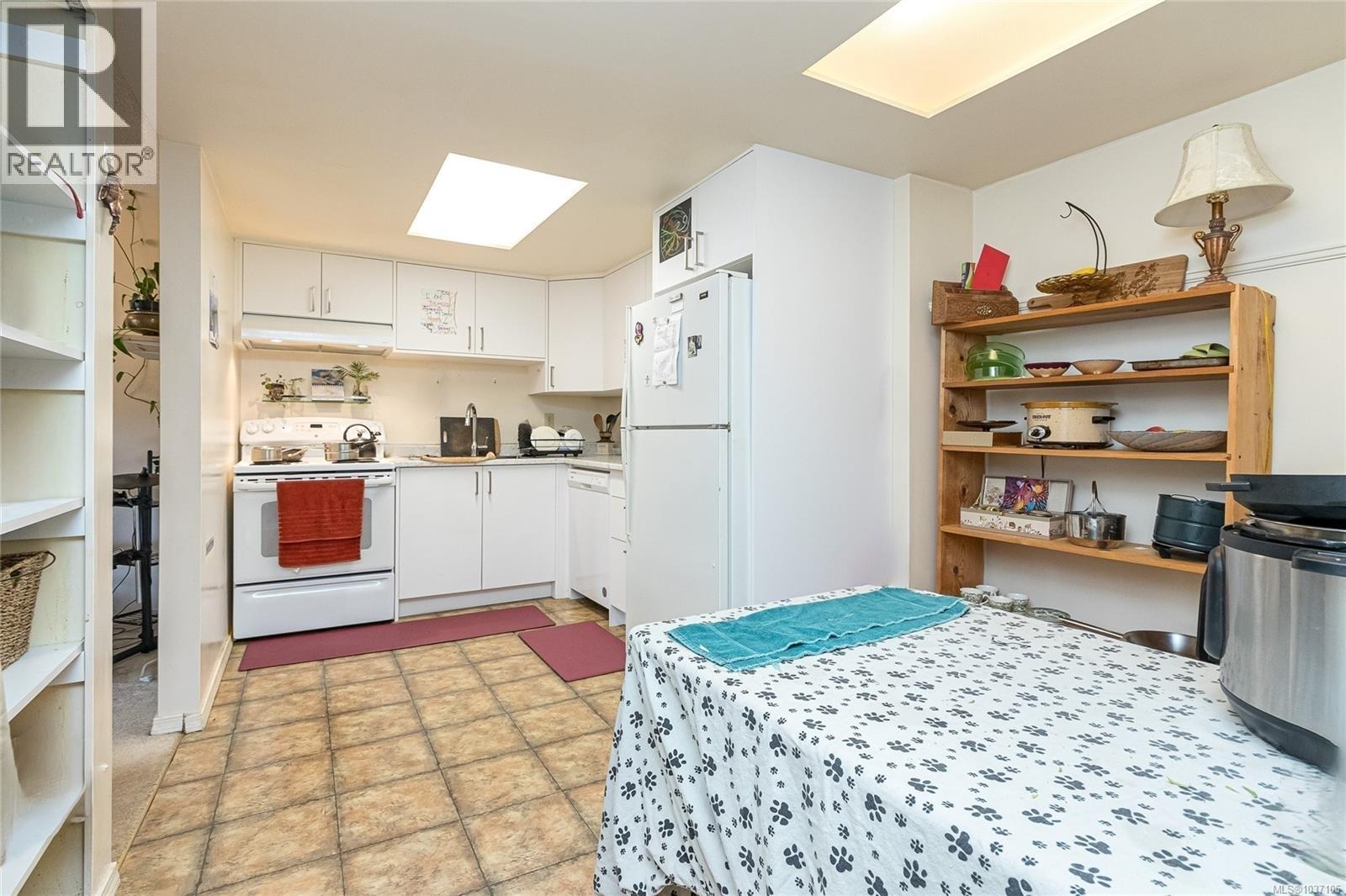 307 1615 Belcher Ave, Victoria, British Columbia  V8R 4N2 - Photo 10 - 1037105