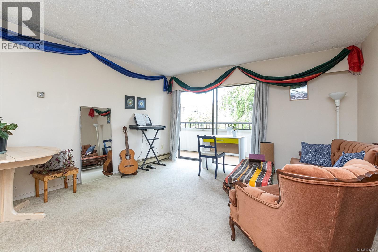 307 1615 Belcher Ave, Victoria, British Columbia  V8R 4N2 - Photo 4 - 1037105