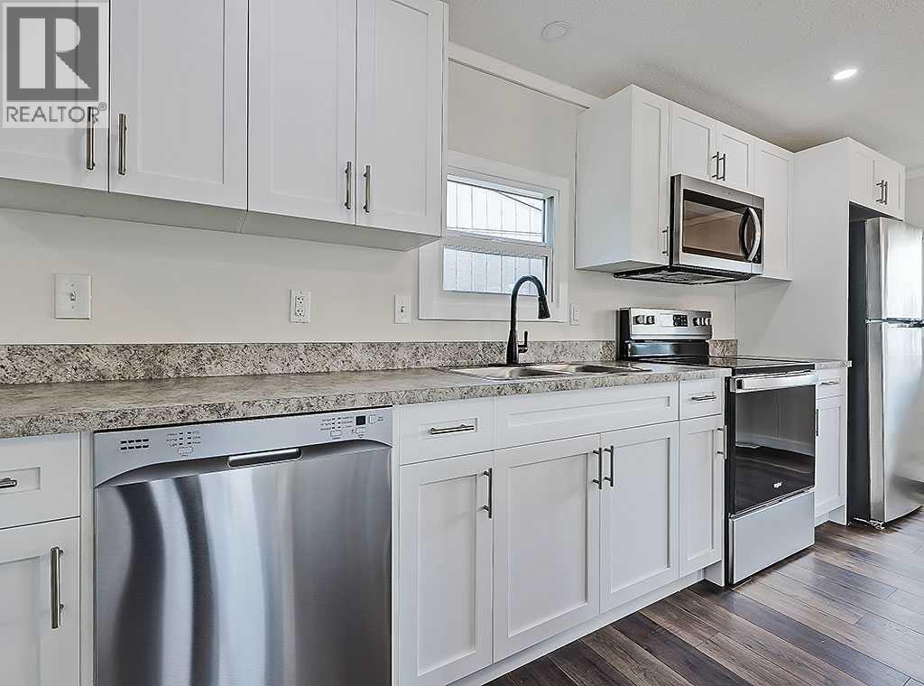 130 Sunset Way NE, High River, Alberta  T1V 1J4 - Photo 11 - A2268790