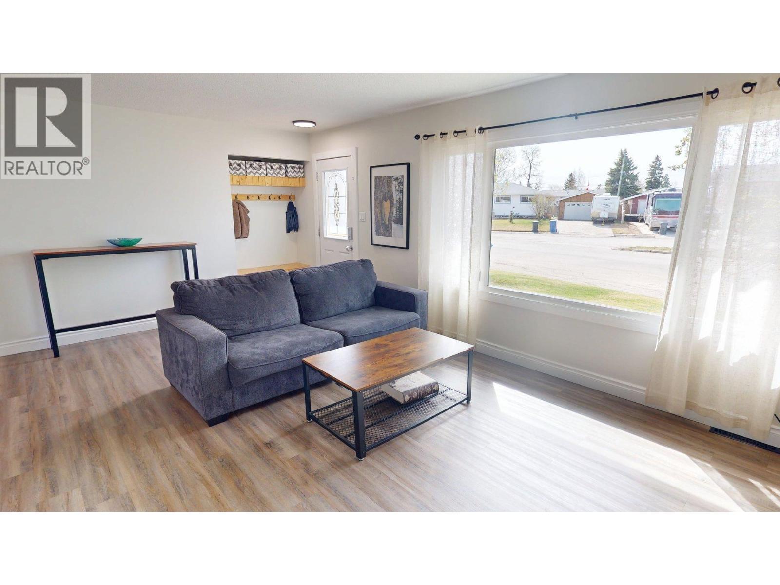 9524 111 Avenue, Fort St. John, British Columbia  V1J 2T8 - Photo 3 - R3124626
