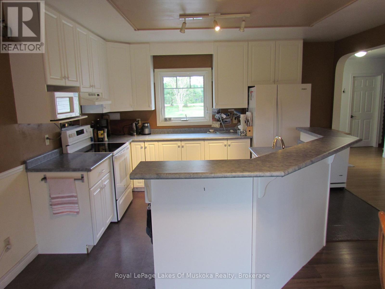 1016 Laycox Road, Gravenhurst, Ontario  P1P 0G8 - Photo 10 - X13145726