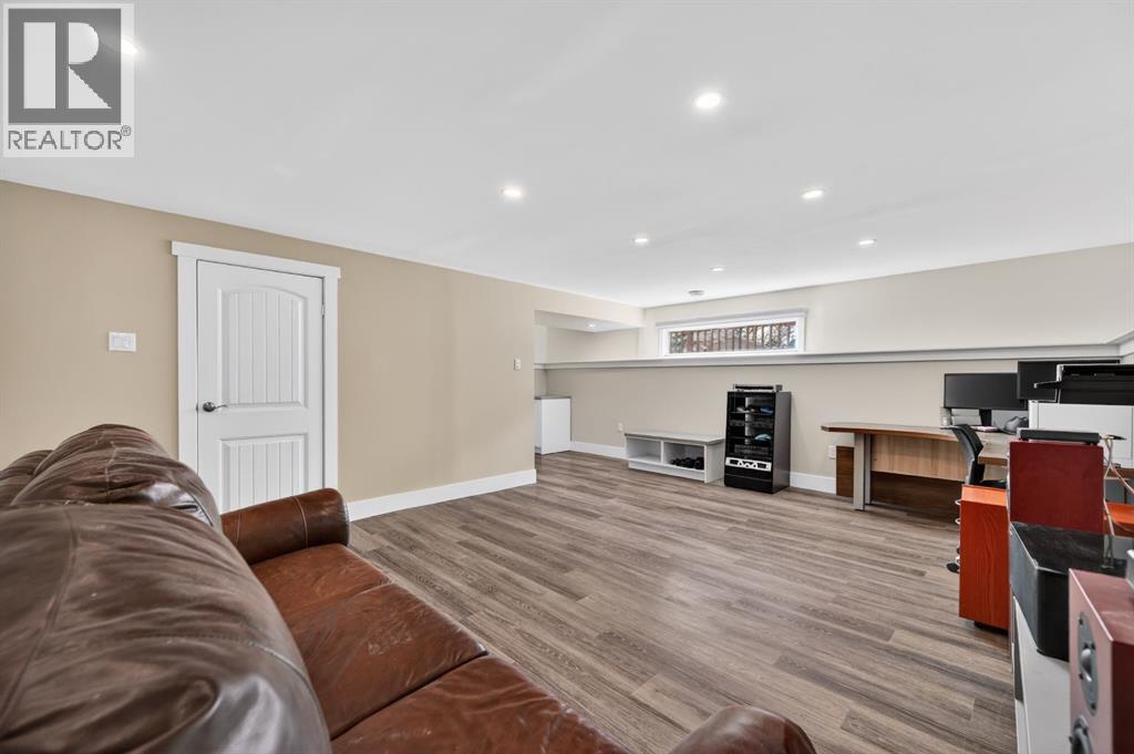 8 Slocan Road SW, Calgary, Alberta  T2W 0S8 - Photo 32 - A2308549