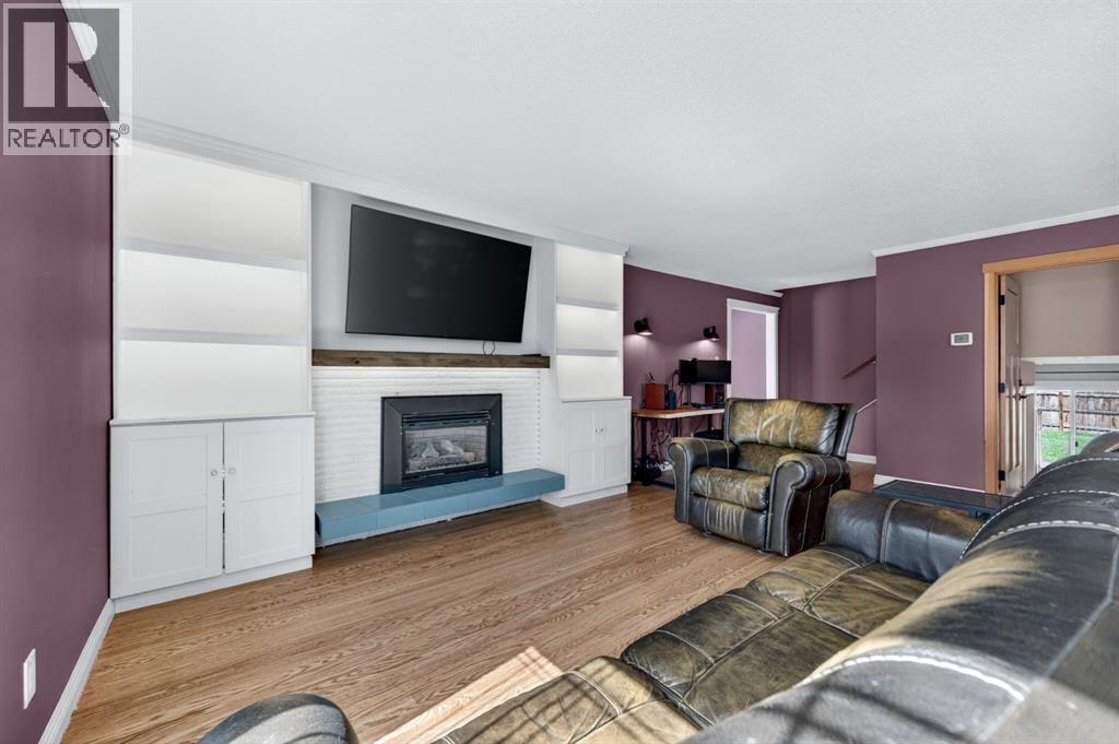 8 Slocan Road SW, Calgary, Alberta  T2W 0S8 - Photo 7 - A2308549