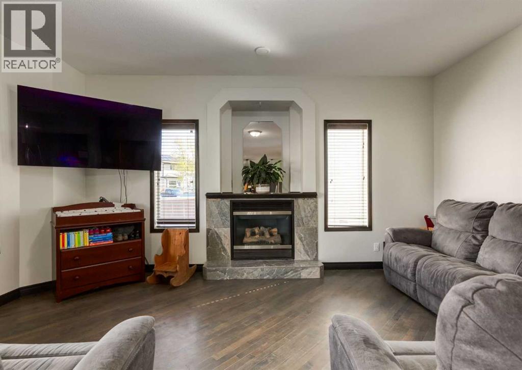 244 Stonegate Close Nw, Airdrie, Alberta  T4B 2V3 - Photo 3 - A2311288