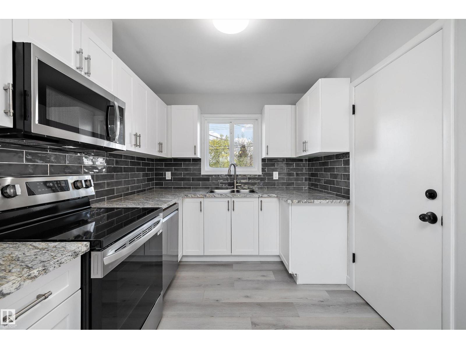 12715 / 12717 93 St Nw, Edmonton, Alberta  T5E 3S9 - Photo 12 - E4488604