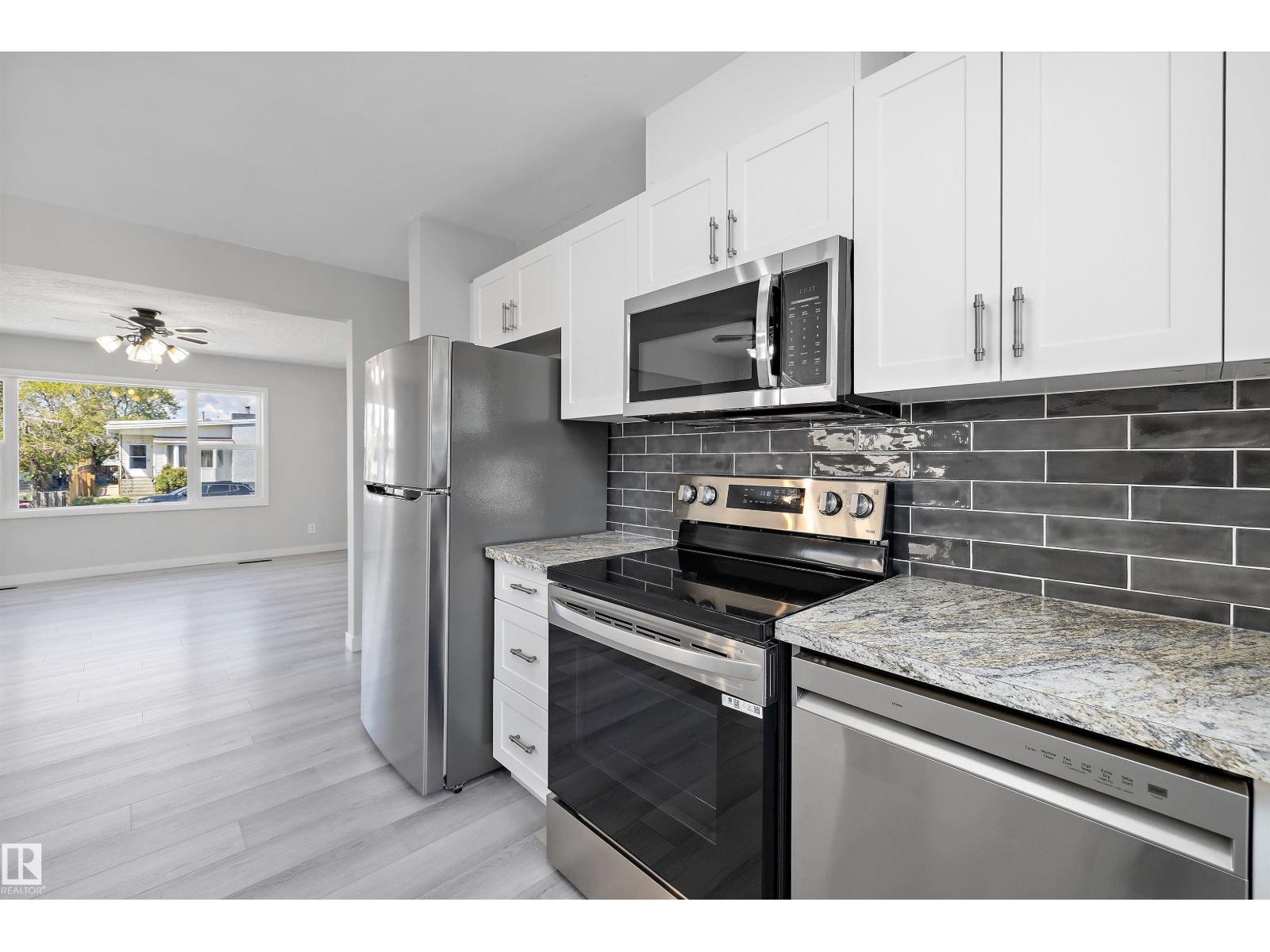 12715 / 12717 93 St Nw, Edmonton, Alberta  T5E 3S9 - Photo 14 - E4488604