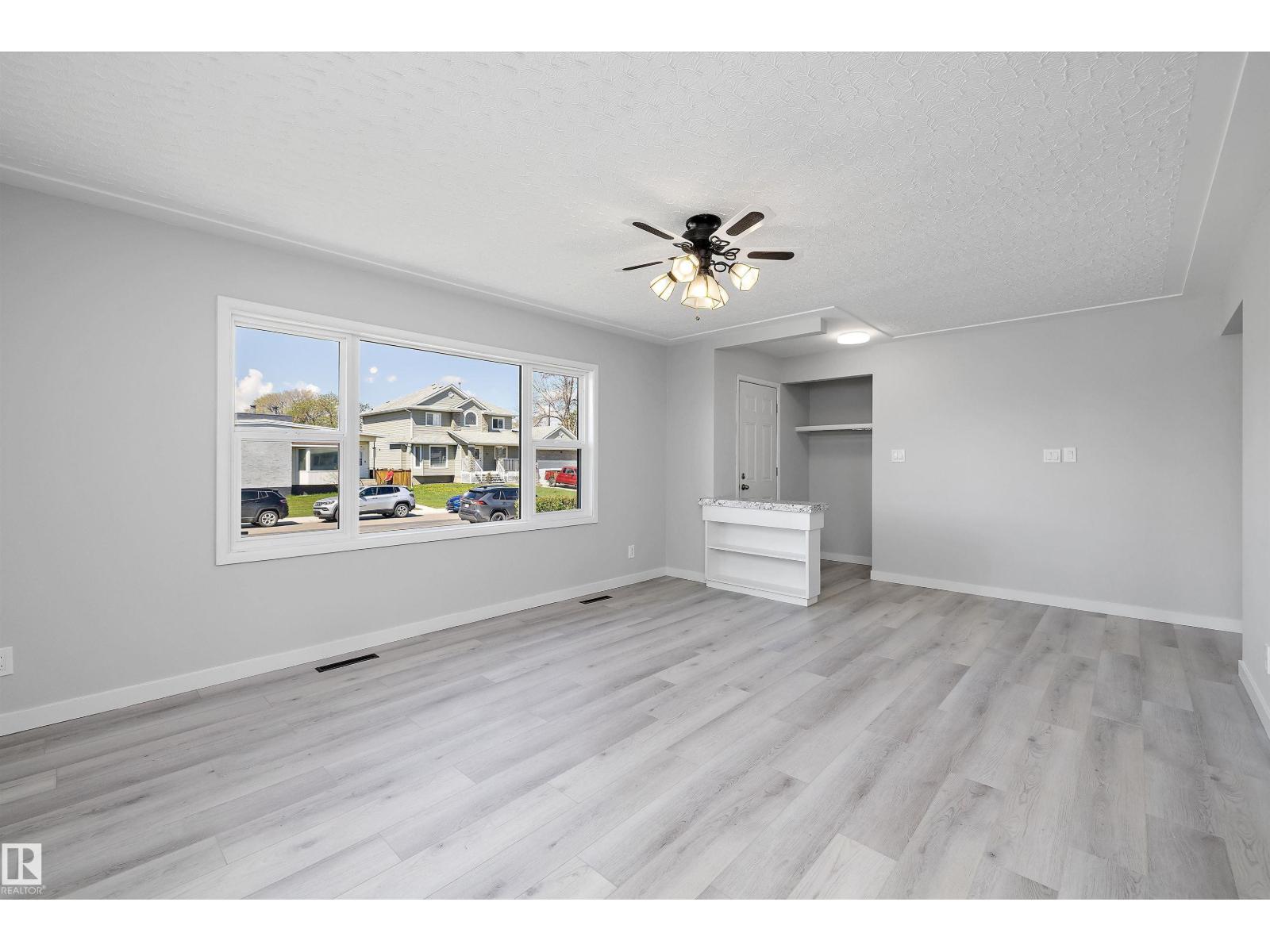 12715 / 12717 93 St Nw, Edmonton, Alberta  T5E 3S9 - Photo 5 - E4488604
