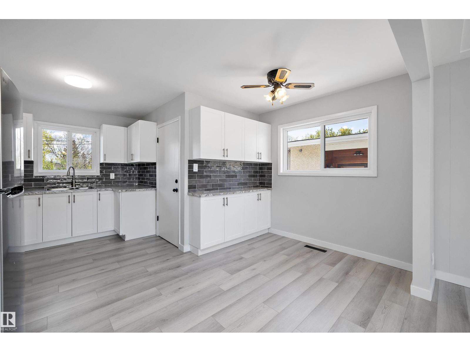 12715 / 12717 93 St Nw, Edmonton, Alberta  T5E 3S9 - Photo 8 - E4488604