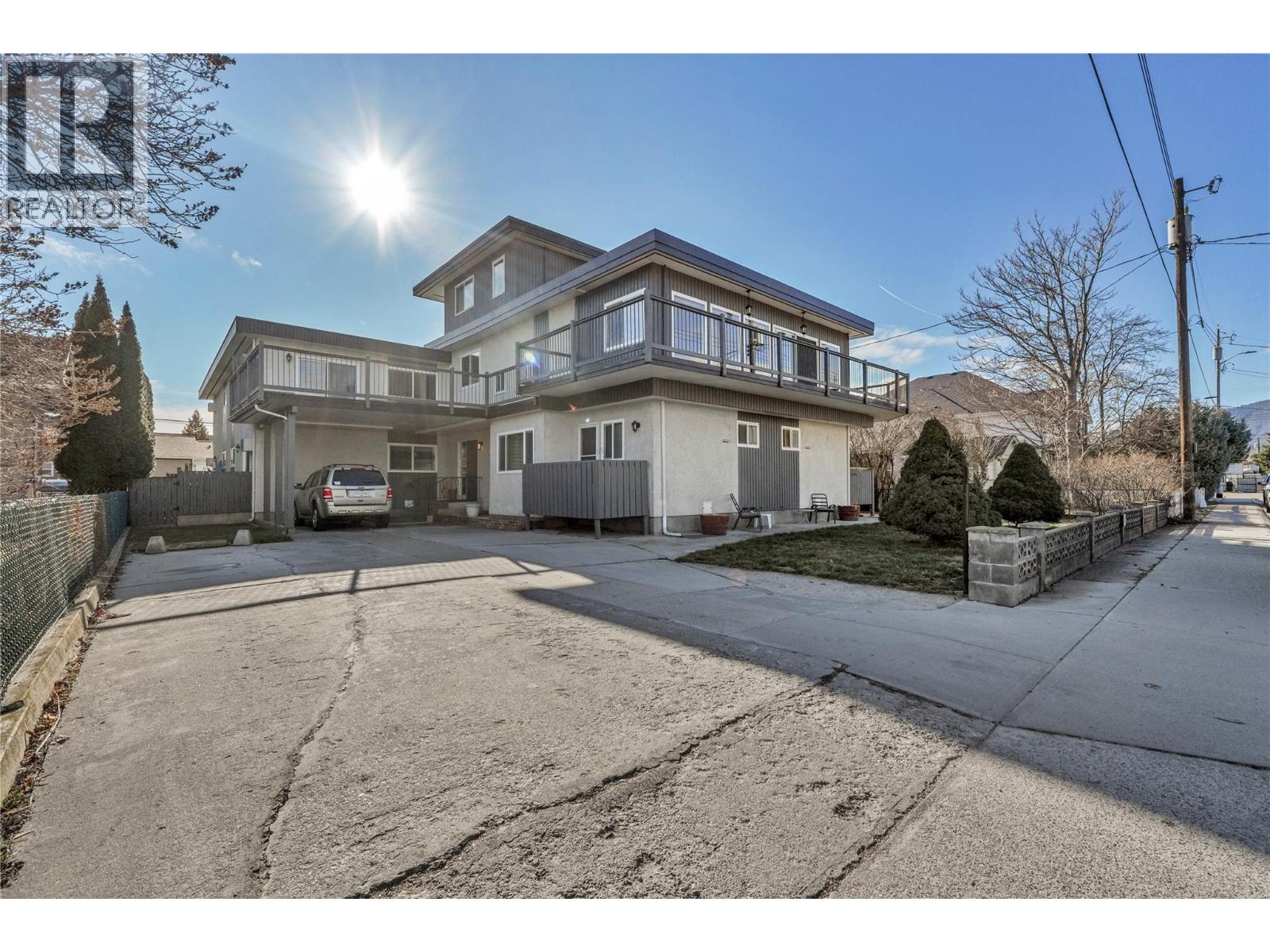 328 NANAIMO Avenue W, Penticton, British Columbia
