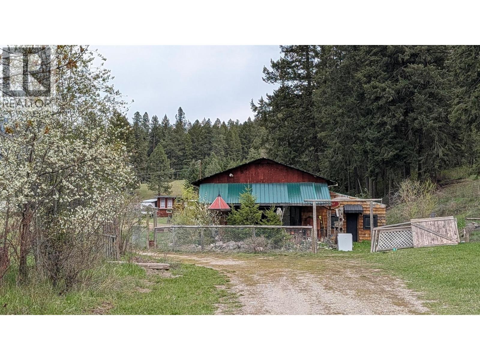 3940 Highway 3, Rock Creek, British Columbia  V0H 1Y0 - Photo 19 - 10388020