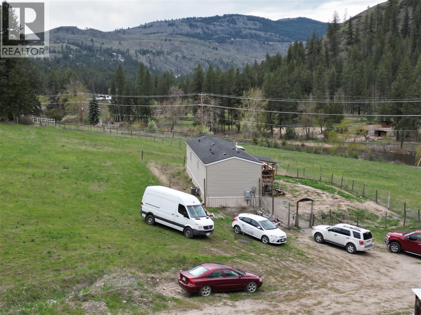 3940 Highway 3, Rock Creek, British Columbia  V0H 1Y0 - Photo 11 - 10388020