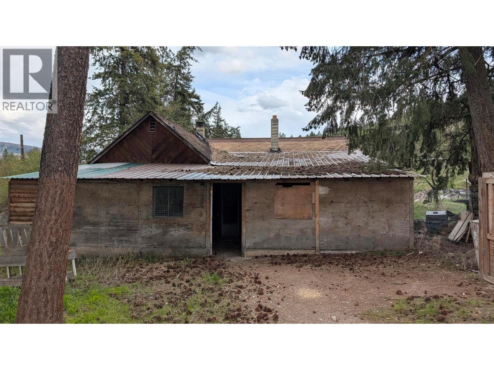 3940 Highway 3, Rock Creek, British Columbia  V0H 1Y0 - Photo 14 - 10388020