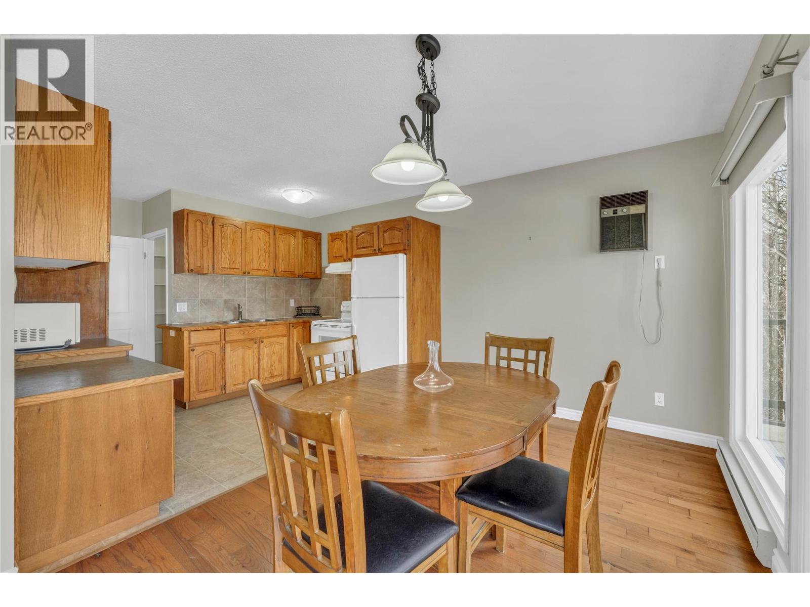 328 Nanaimo Avenue W, Penticton, British Columbia  V2A 1N7 - Photo 6 - 10388006