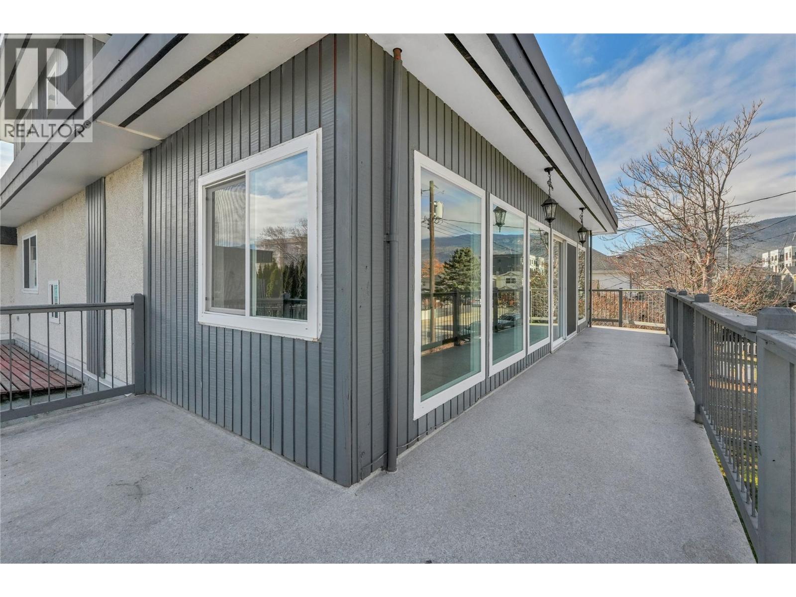 328 Nanaimo Avenue W, Penticton, British Columbia  V2A 1N7 - Photo 8 - 10388006