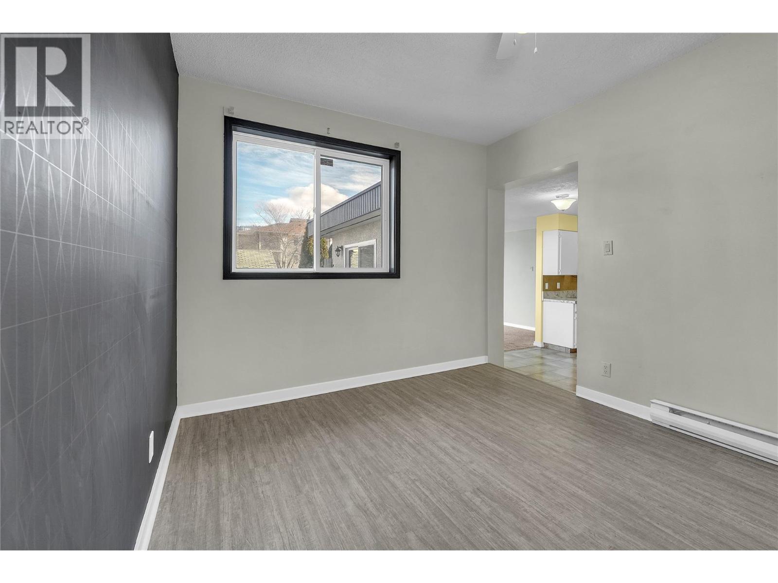 328 Nanaimo Avenue W, Penticton, British Columbia  V2A 1N7 - Photo 10 - 10388006