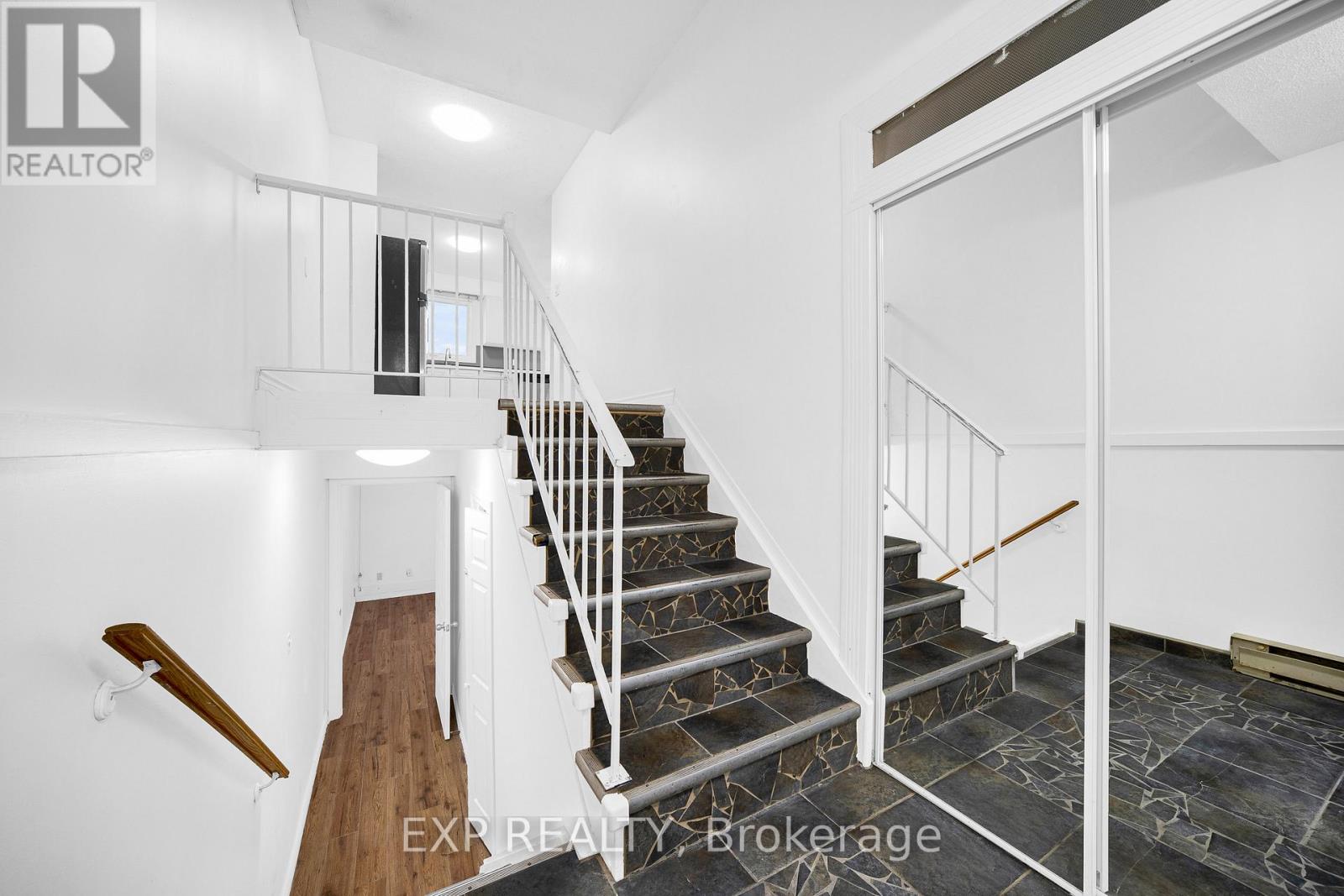 98 Castlegreen Private, Ottawa, Ontario  K1T 3N3 - Photo 3 - X13145708