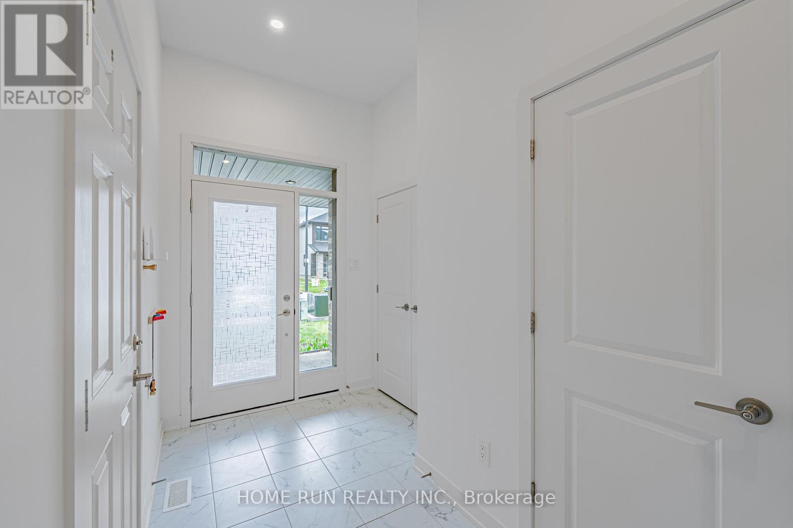 222 Finsbury Avenue, Ottawa, Ontario  K2S 2X9 - Photo 2 - X13145740