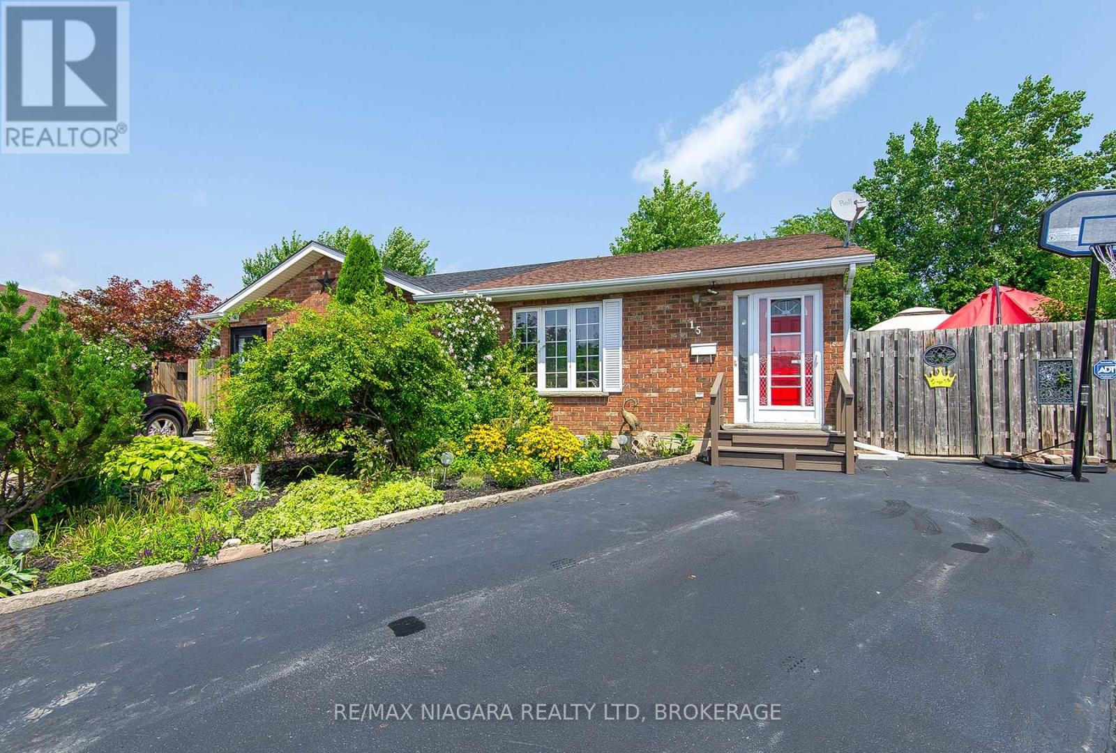 15 MARC COURT, Welland, Ontario
