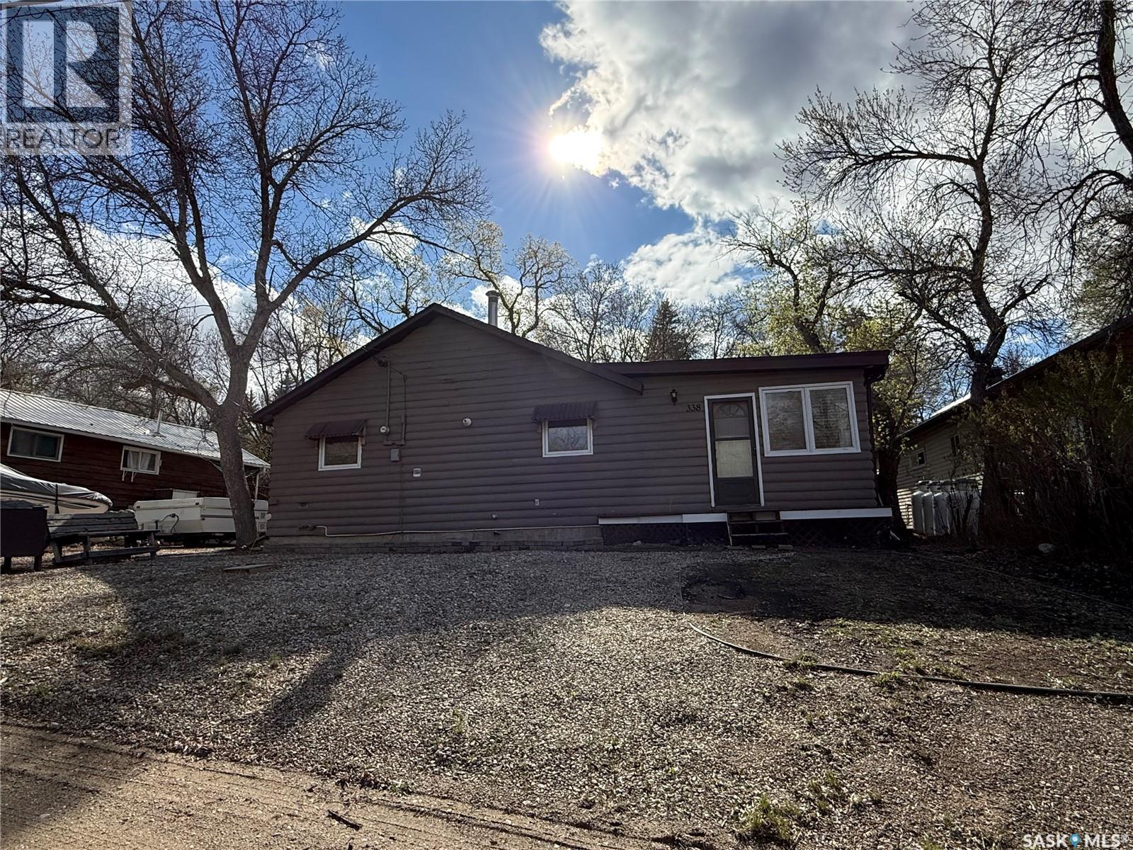 338 3rd Street E, Regina Beach, Saskatchewan  S0G 4C0 - Photo 3 - SK036417