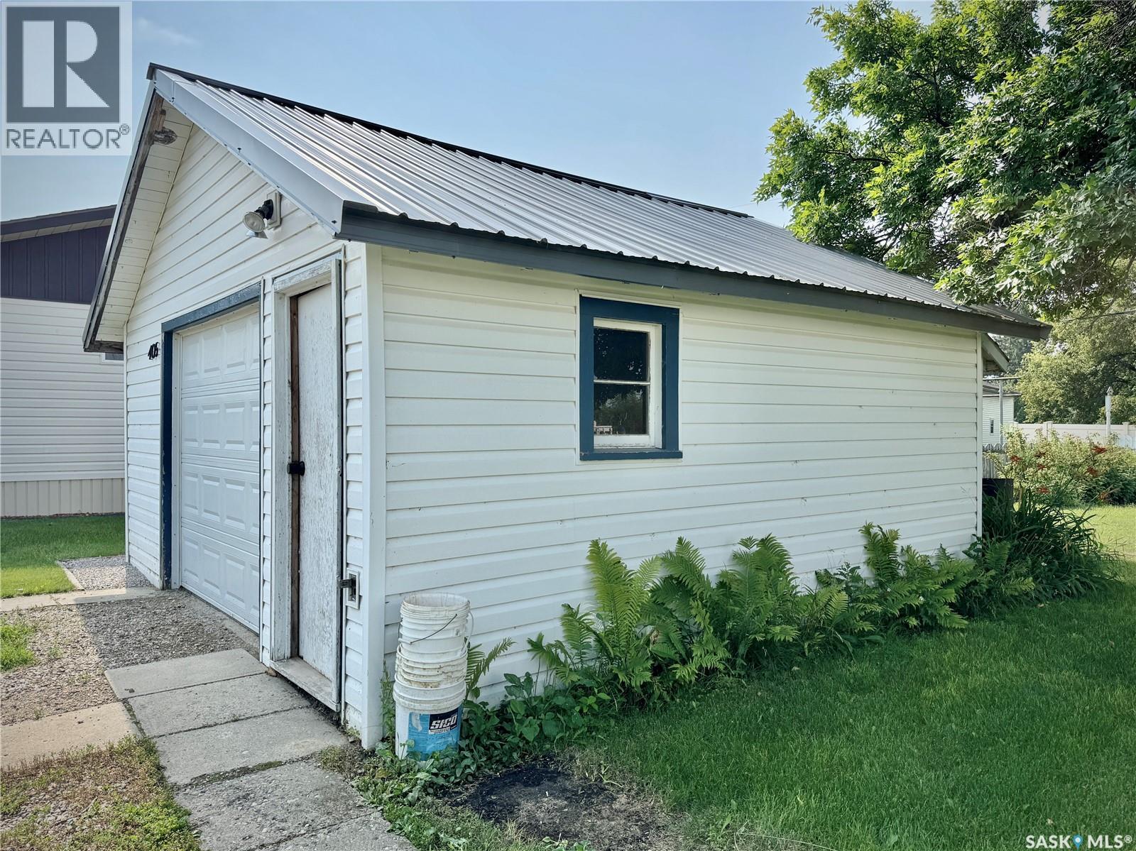 405 March Avenue E, Langenburg, Saskatchewan  S0A 0A0 - Photo 33 - SK036400