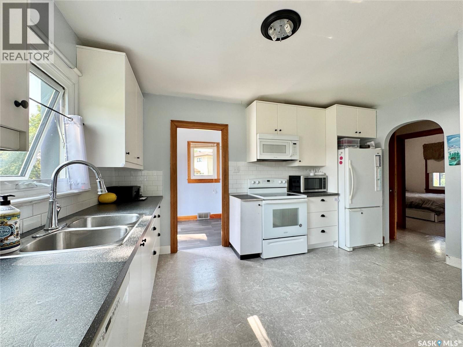 405 March Avenue E, Langenburg, Saskatchewan  S0A 0A0 - Photo 7 - SK036400
