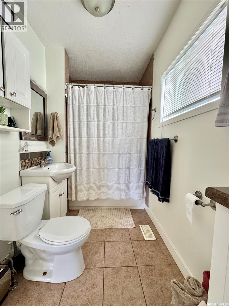 130 5th Street, Bredenbury, Saskatchewan  S0A 0H0 - Photo 10 - SK036399