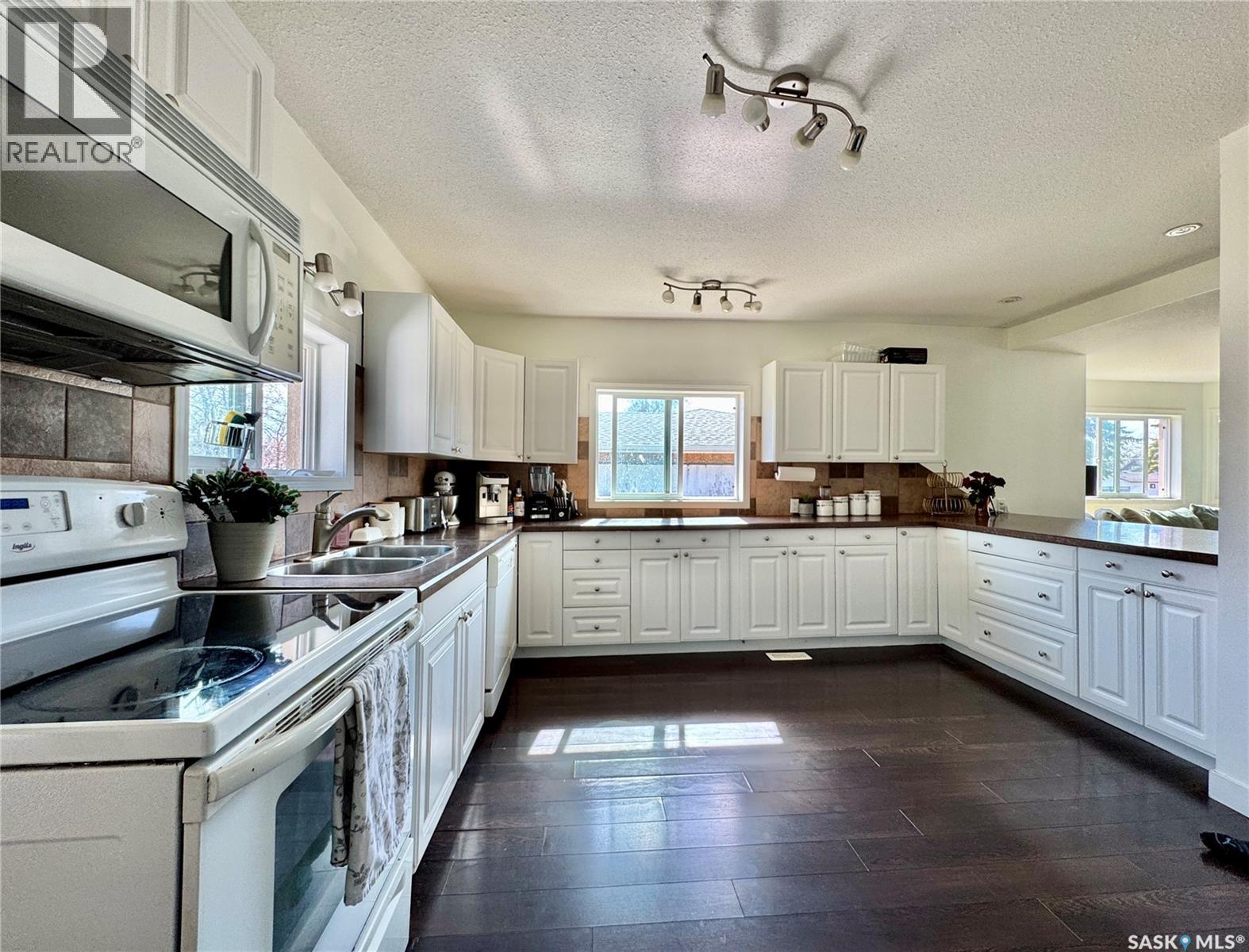 130 5th Street, Bredenbury, Saskatchewan  S0A 0H0 - Photo 4 - SK036399