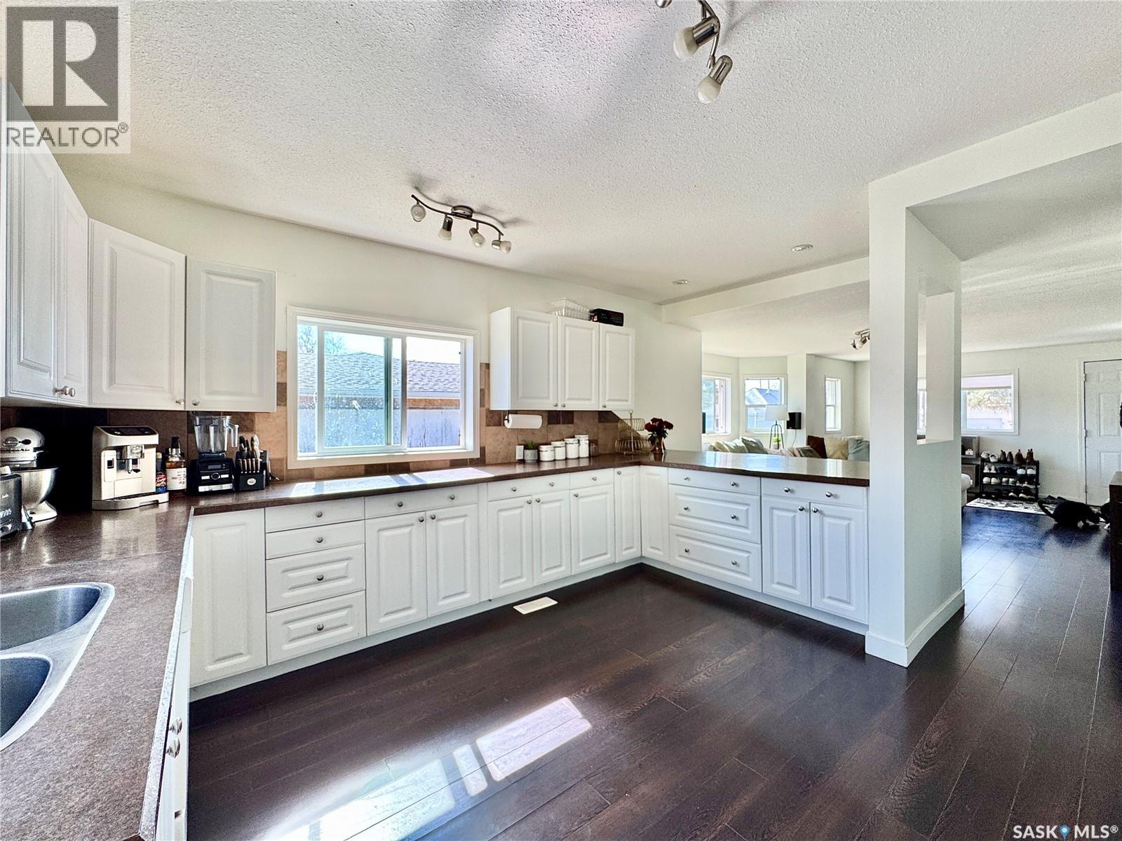 130 5th Street, Bredenbury, Saskatchewan  S0A 0H0 - Photo 5 - SK036399