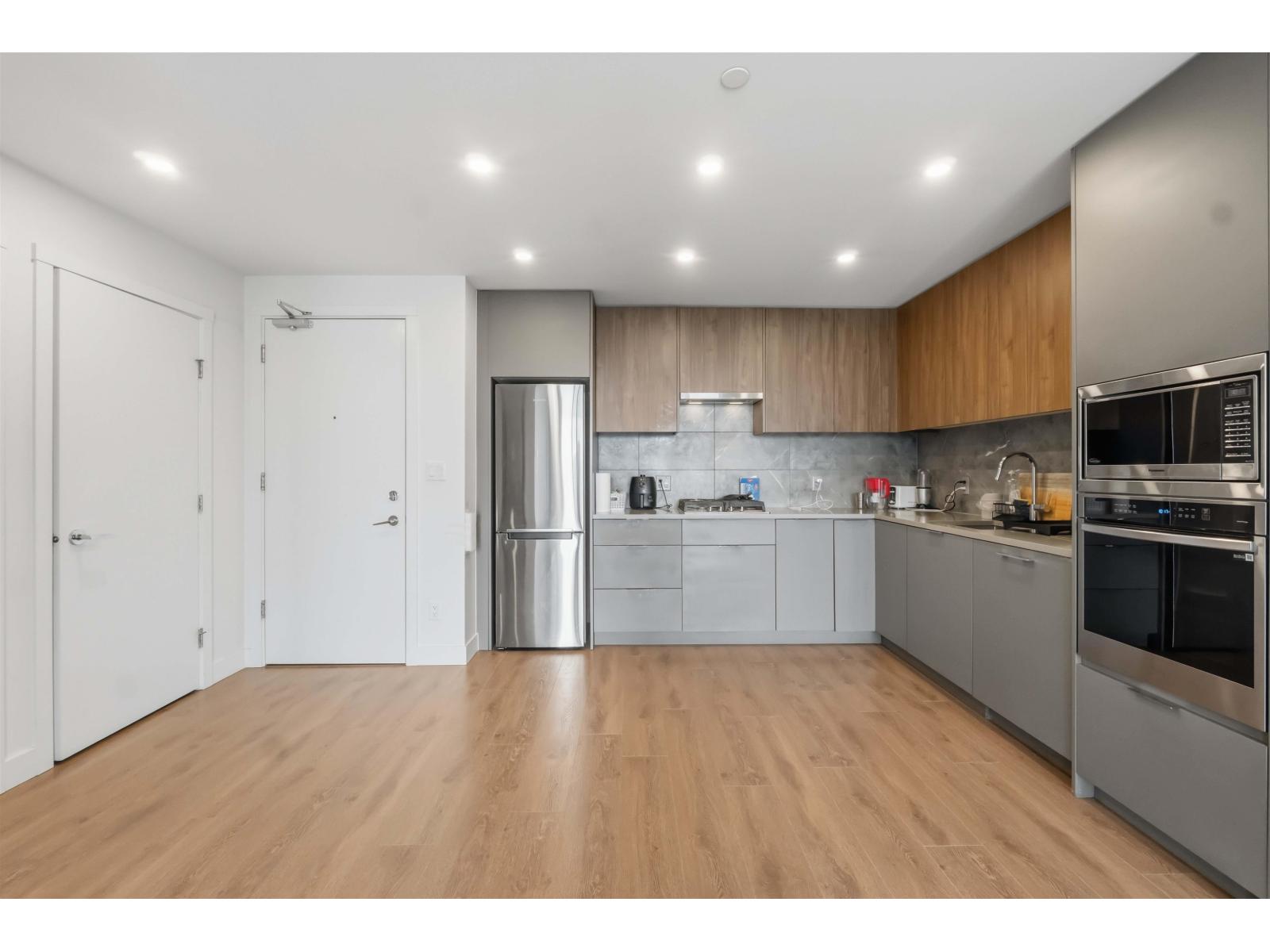 2401 13359 Old Yale Road, Surrey, British Columbia  V3T 0S4 - Photo 6 - R3125073