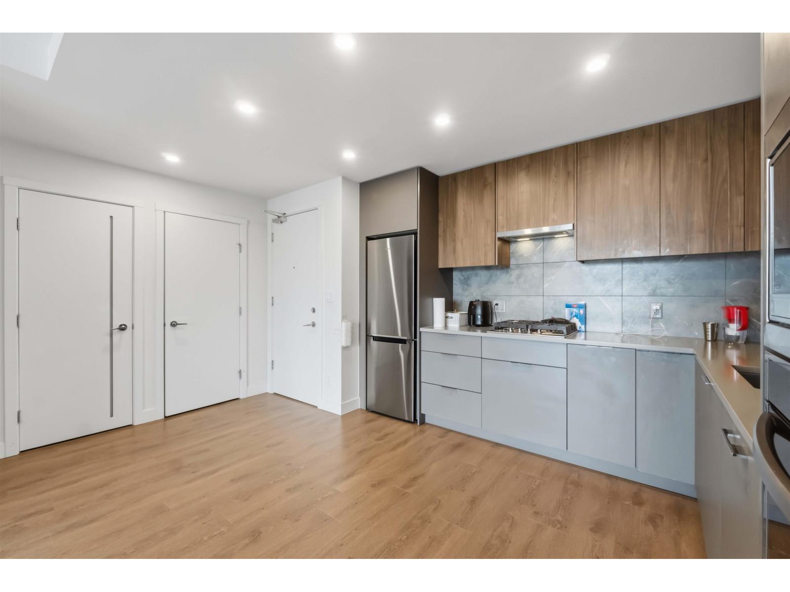 2401 13359 Old Yale Road, Surrey, British Columbia  V3T 0S4 - Photo 9 - R3125073