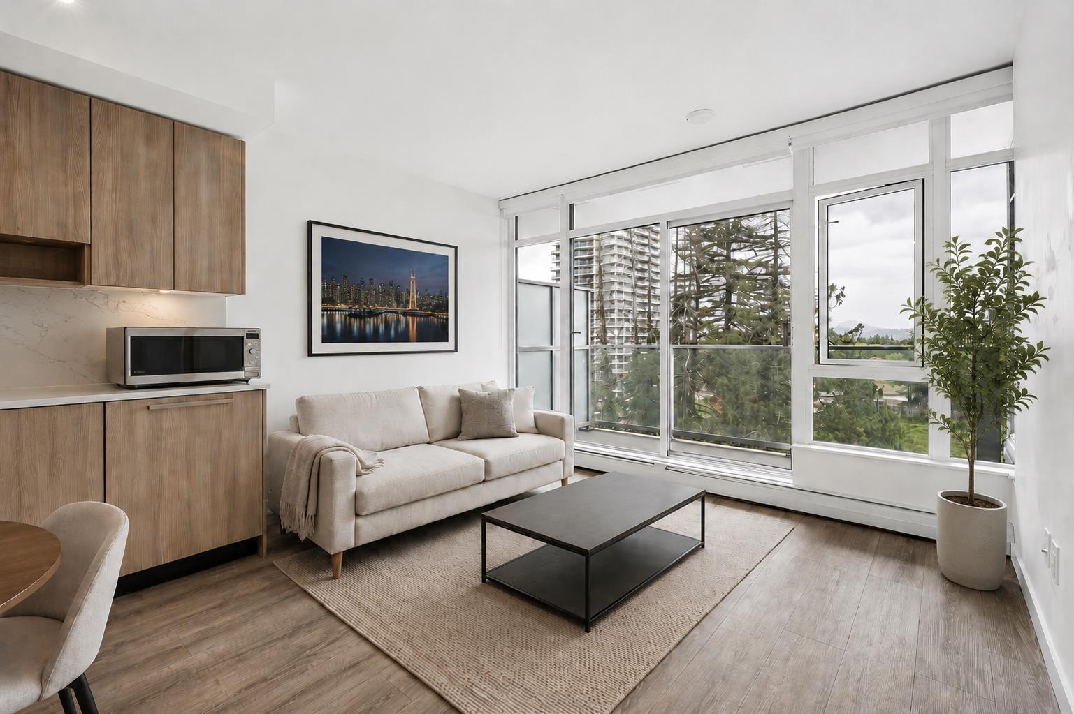 704 13350 Central Avenue, Surrey, British Columbia V3T 0S1 - Photo 1 - R3125086