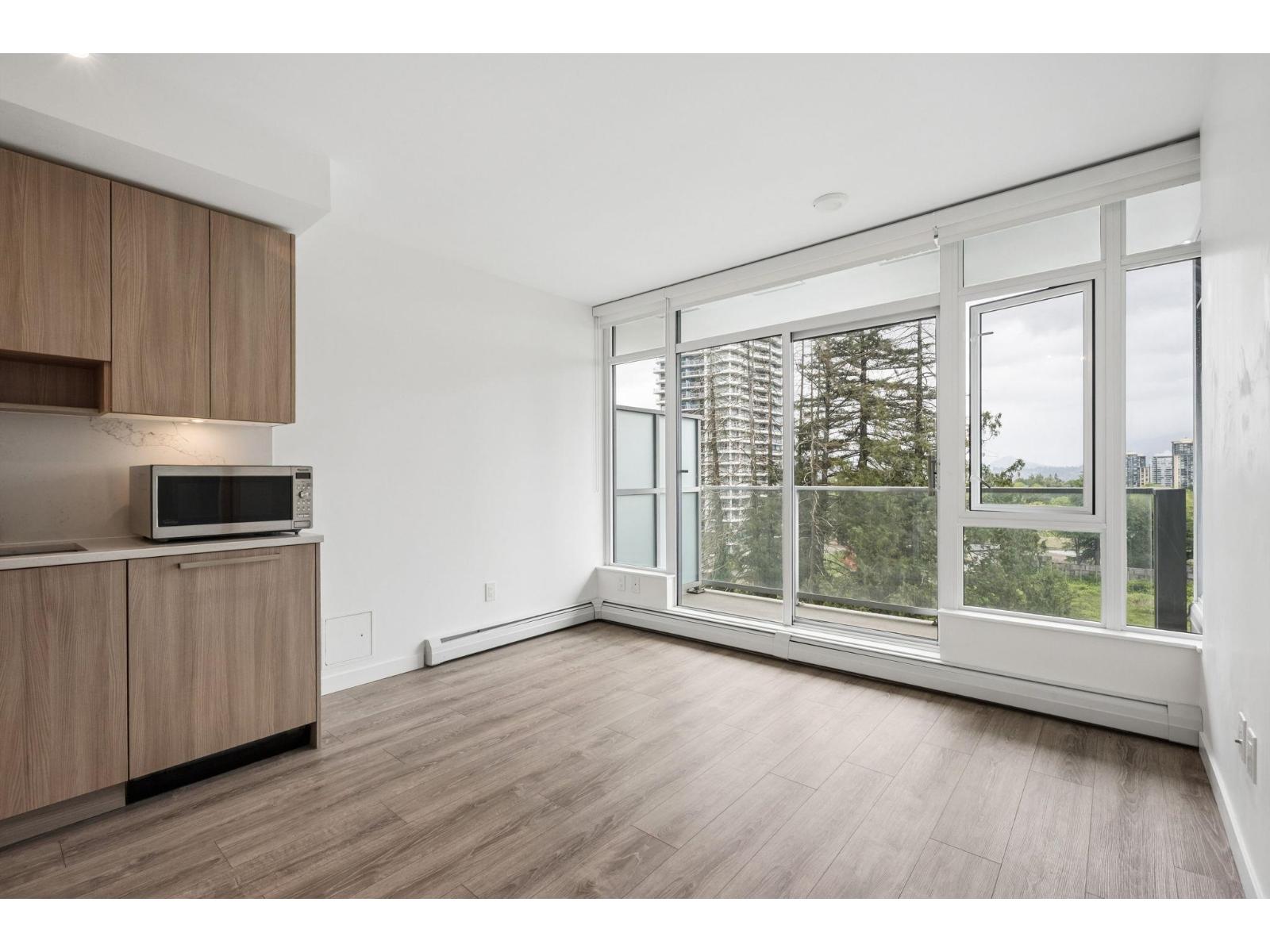 704 13350 Central Avenue, Surrey, British Columbia V3T 0S1 - Photo 3 - R3125086