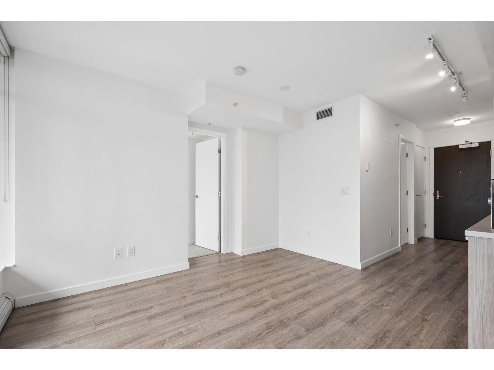704 13350 Central Avenue, Surrey, British Columbia V3T 0S1 - Photo 6 - R3125086