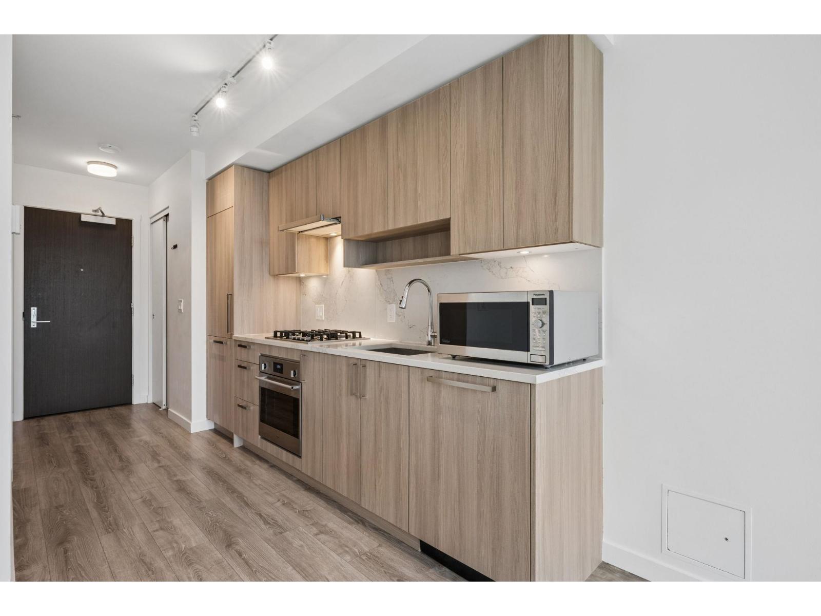 704 13350 Central Avenue, Surrey, British Columbia V3T 0S1 - Photo 9 - R3125086