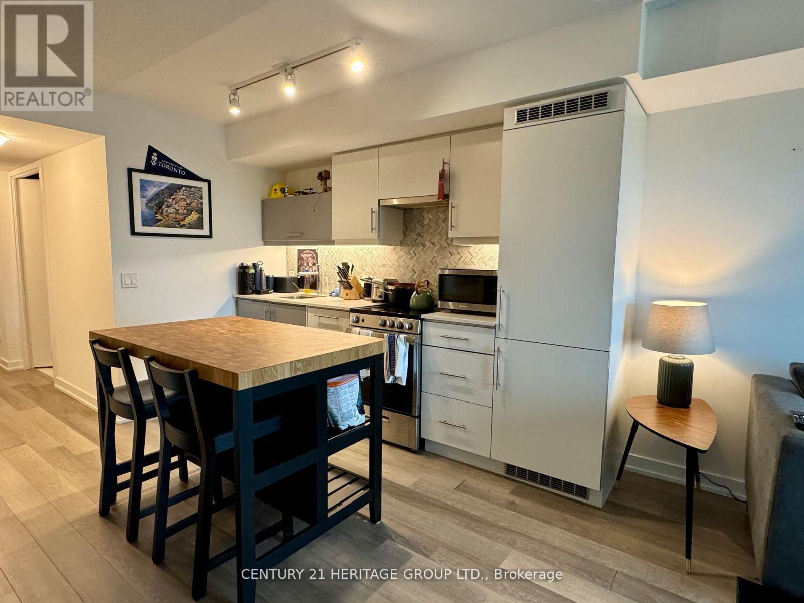 602 - 181 Huron Street, Toronto, Ontario  M5T 2B6 - Photo 2 - C13145746