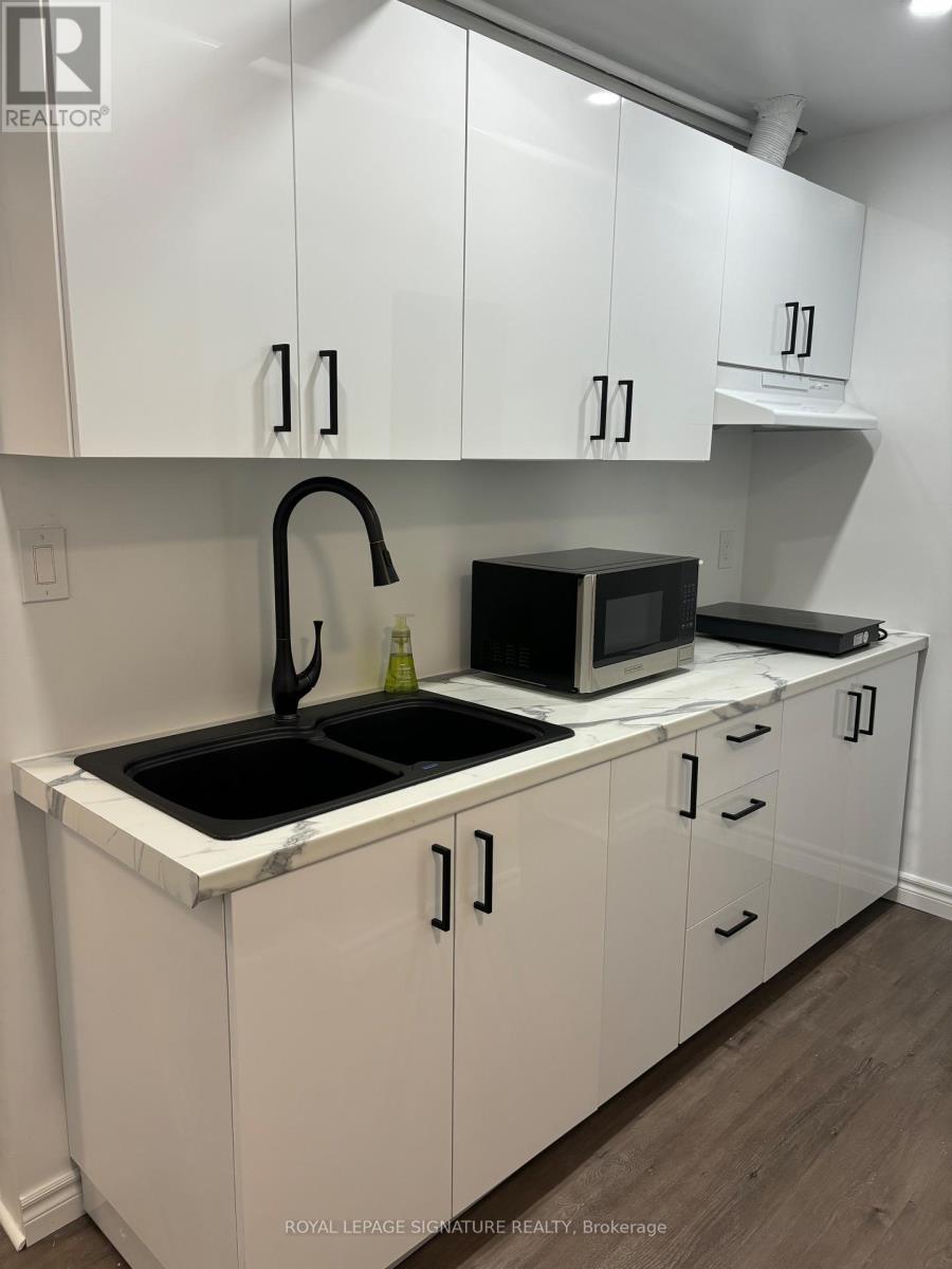 Lower 2 - 95 Braemar Avenue, Toronto, Ontario  M5P 2L3 - Photo 3 - C13145888