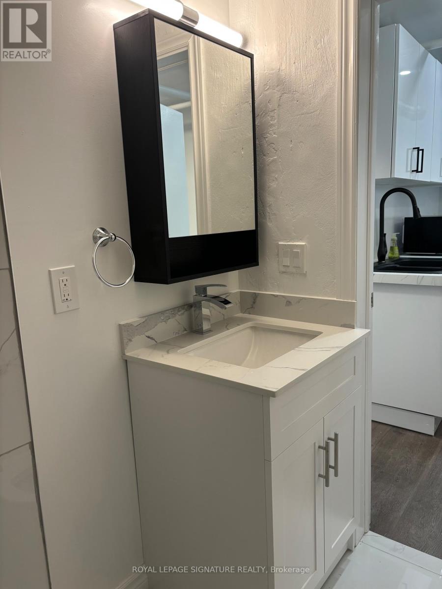 Lower 2 - 95 Braemar Avenue, Toronto, Ontario  M5P 2L3 - Photo 7 - C13145888