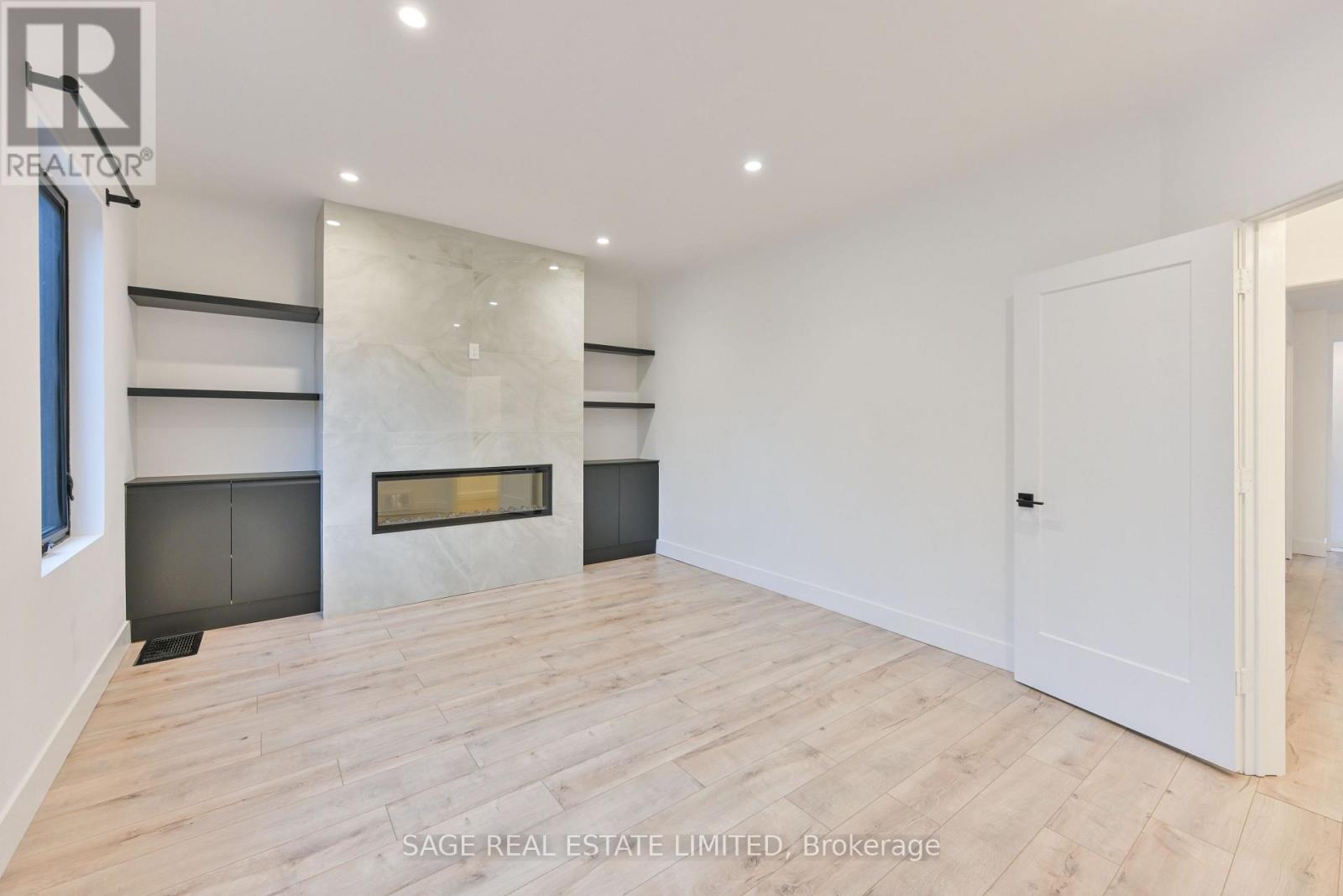 Main - 25 Palmerston Avenue, Toronto, Ontario  M6J 2H9 - Photo 4 - C13145944