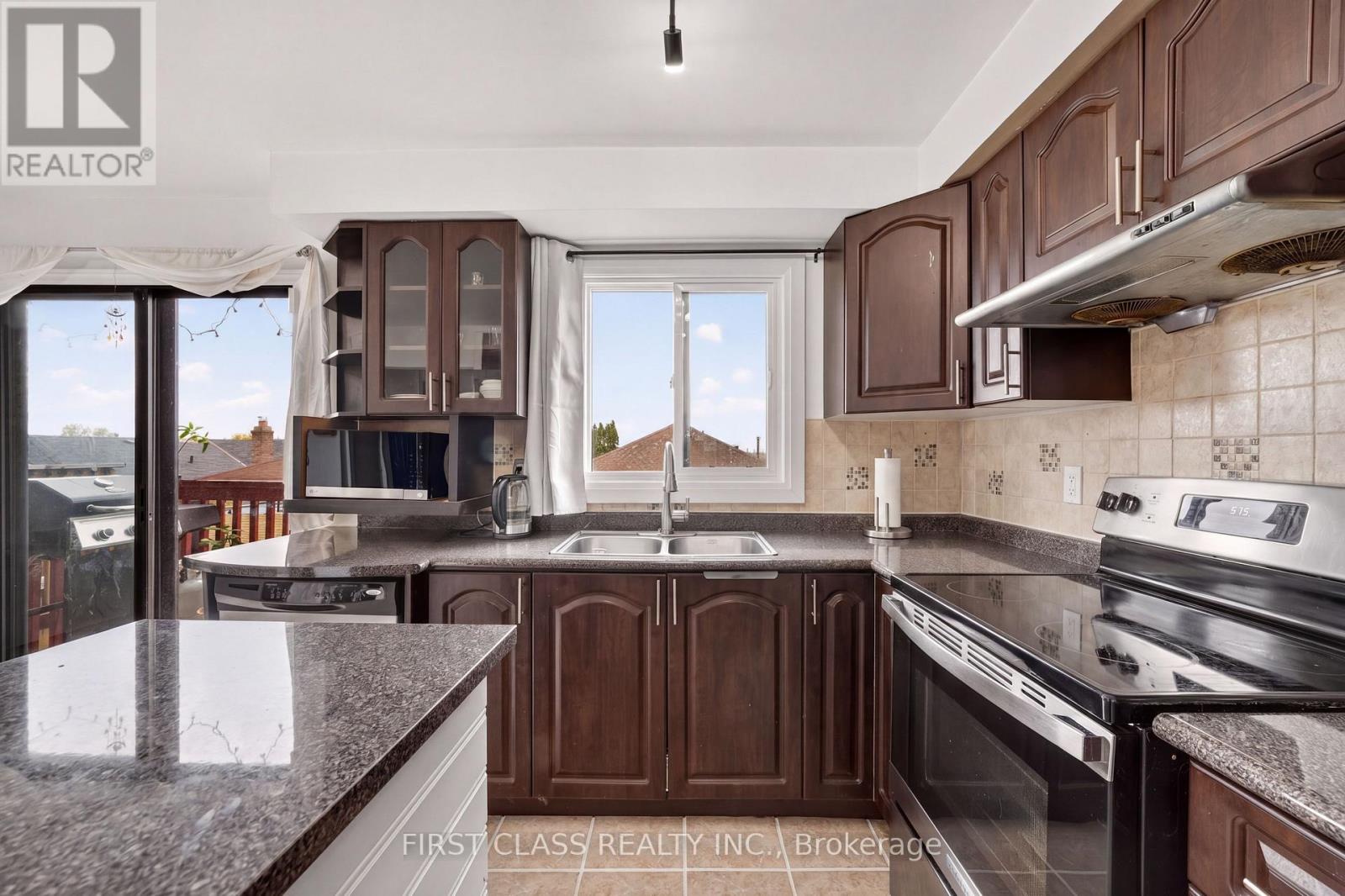 2109 Denby Drive, Pickering, Ontario  L1X 1Y8 - Photo 10 - E13145756