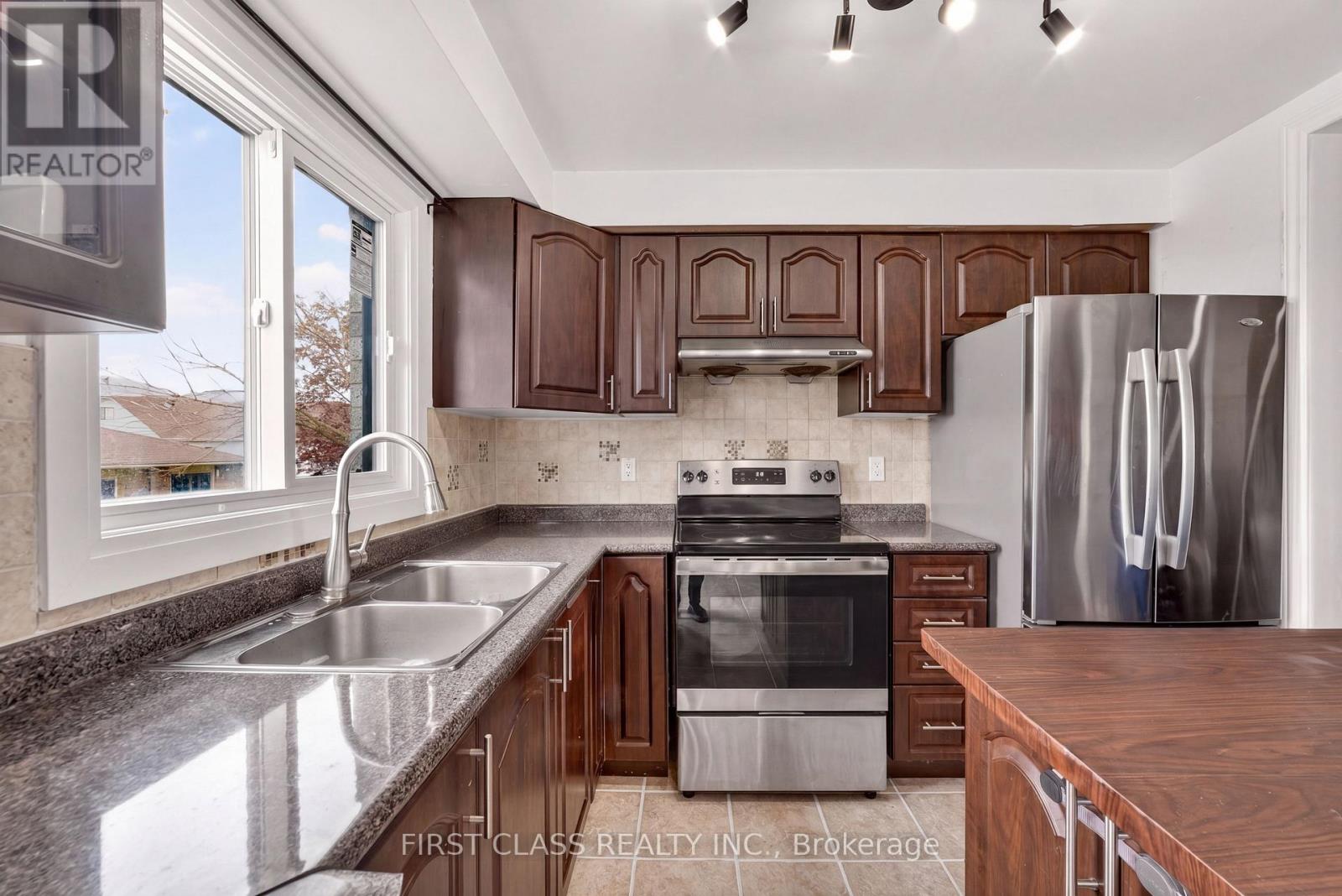 2109 Denby Drive, Pickering, Ontario  L1X 1Y8 - Photo 11 - E13145756