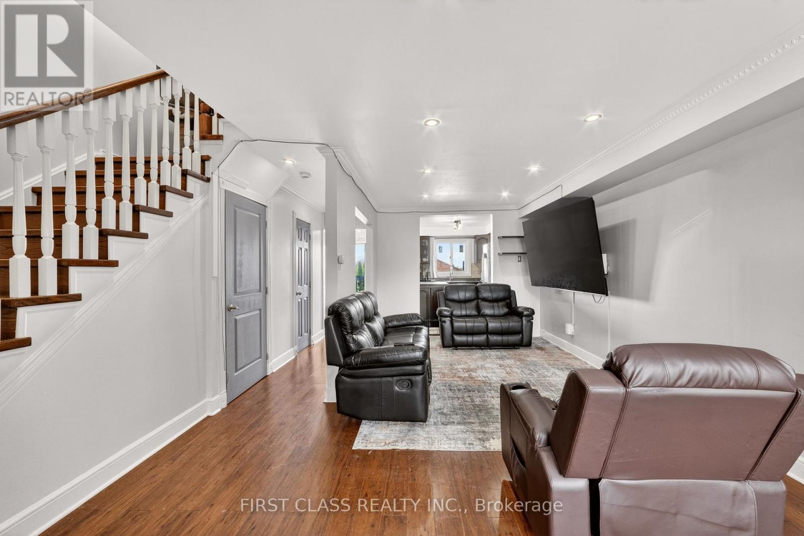 2109 Denby Drive, Pickering, Ontario  L1X 1Y8 - Photo 4 - E13145756