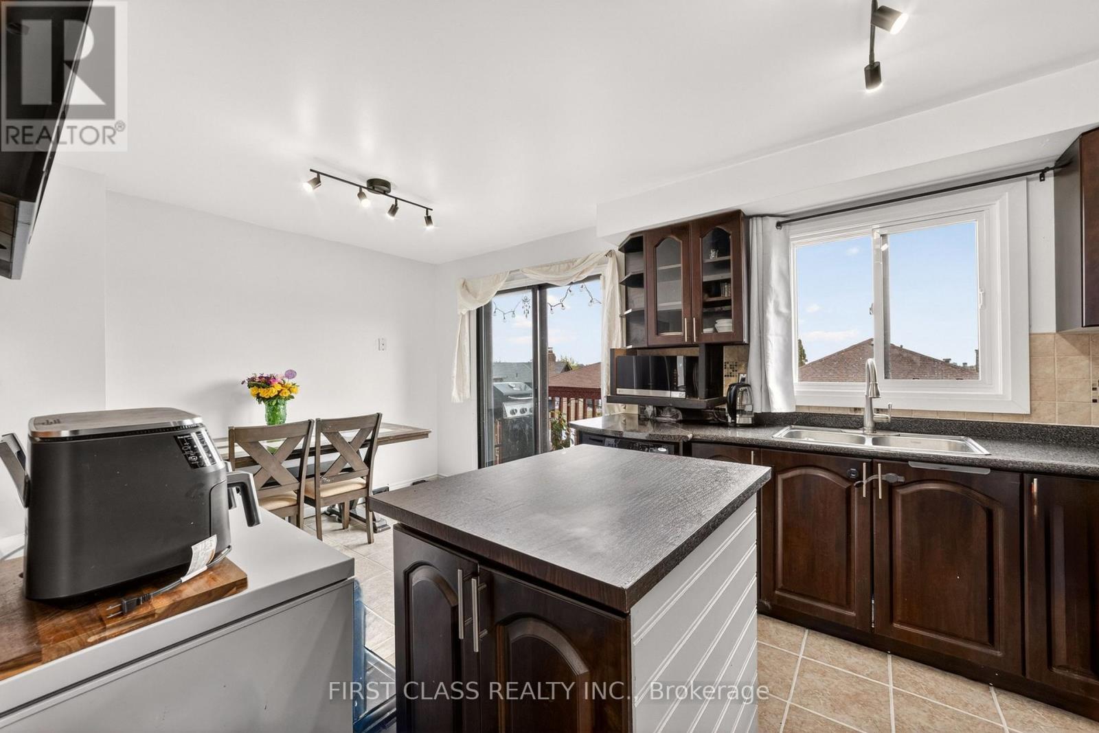 2109 Denby Drive, Pickering, Ontario  L1X 1Y8 - Photo 9 - E13145756