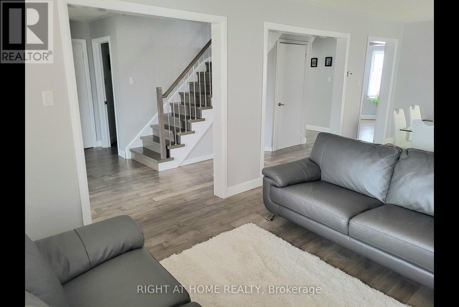 1040 Beaver Valley Crescent, Oshawa, Ontario  L1J 8N2 - Photo 9 - E13145906
