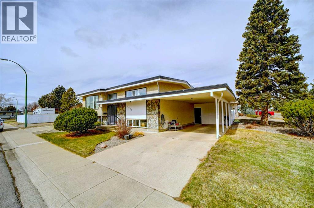 2043 19 Street N, Lethbridge, Alberta  T1H 4B1 - Photo 2 - A2297848