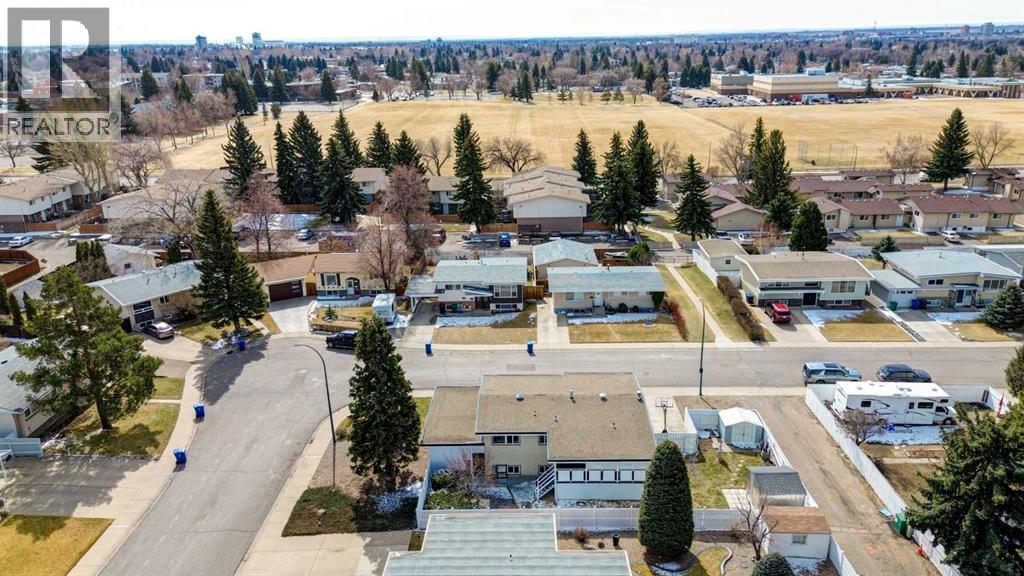 2043 19 Street N, Lethbridge, Alberta  T1H 4B1 - Photo 44 - A2297848