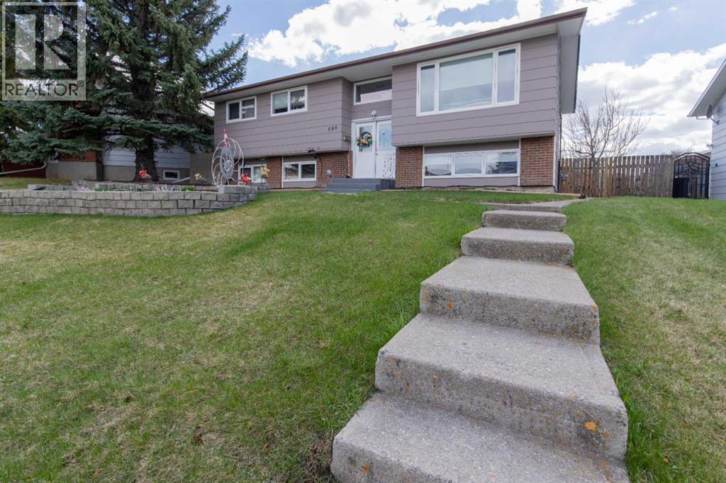 580 Mcdougall Street, Pincher Creek, Alberta  T0K 1W0 - Photo 4 - A2306436