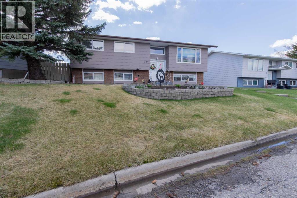 580 Mcdougall Street, Pincher Creek, Alberta  T0K 1W0 - Photo 3 - A2306436